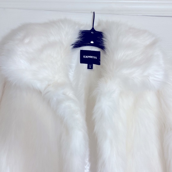 Express White Faux Fur Coat - Picture 4 of 6